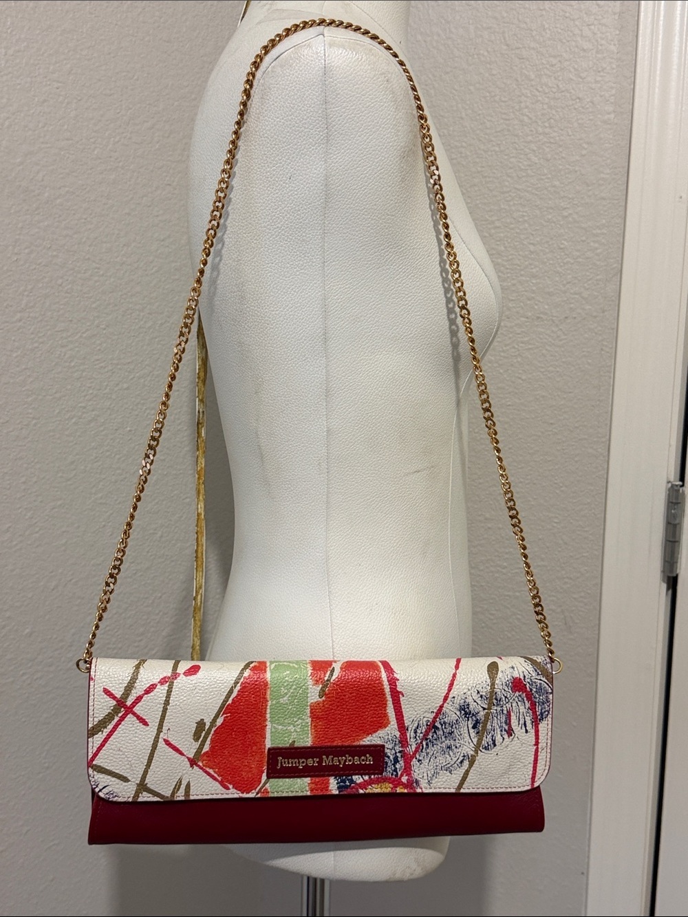 Jumper Maybach Artistic Abstract Red Multi Color Gold Chain Shoulder Clutch Bag